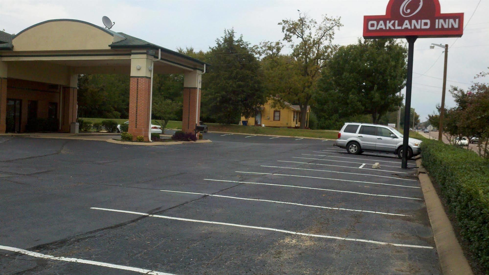 Oakland Inn Exterior photo